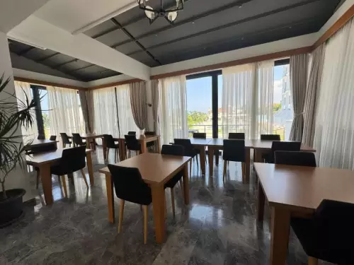 Oasis Hotel