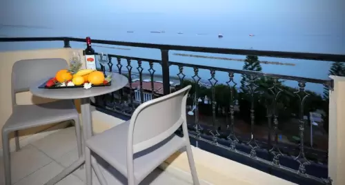 Pier Beach Hotel Apts