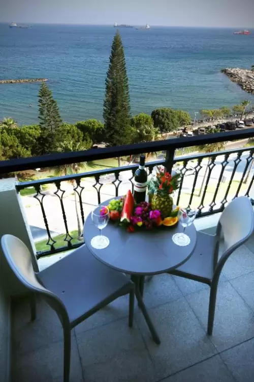 Pier Beach Hotel Apts