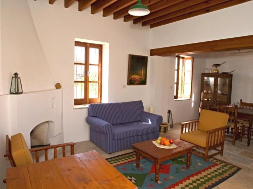 Porfyrios Country House