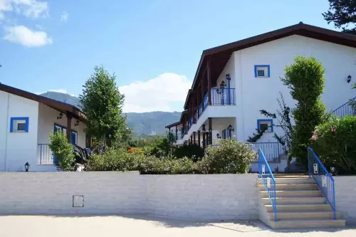 Queen Aphrodite Hotel