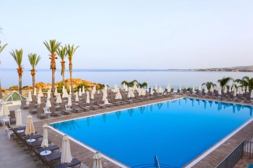 Queens Bay Hotel