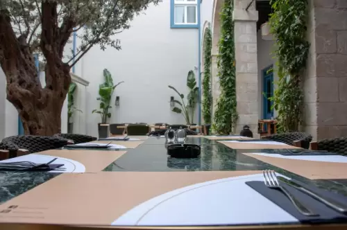Sir Paul Hotel
