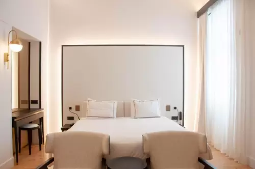 Sir Paul Hotel