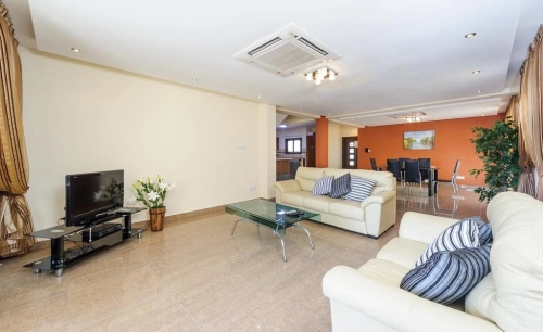 Mike & Lenos Tsoukkas Luxury Villas