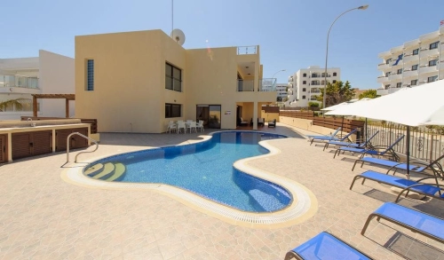 Mike & Lenos Tsoukkas Luxury Villas