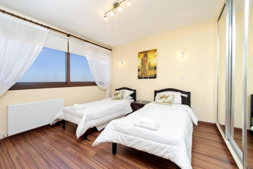 Mike & Lenos Tsoukkas Luxury Villas