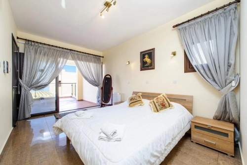 Mike & Lenos Tsoukkas Luxury Villas