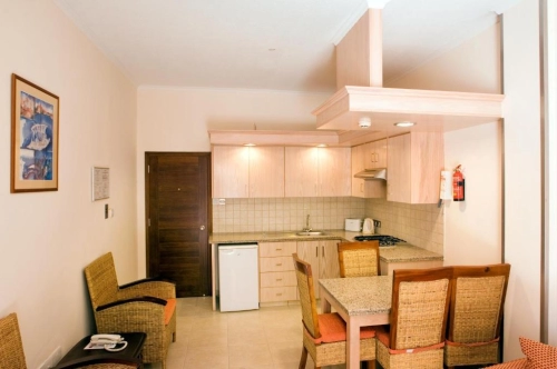 Senator Hotel Apartments