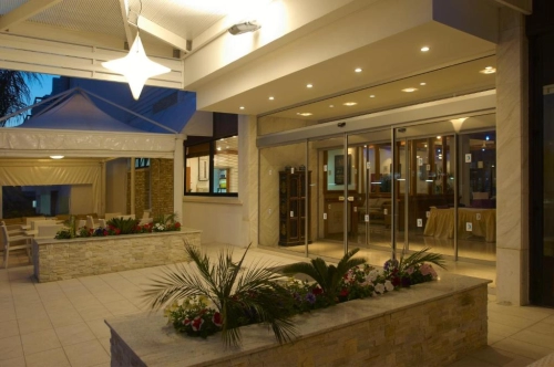 Senator Hotel Apartments