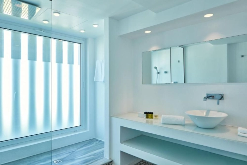 So White Boutique Suites