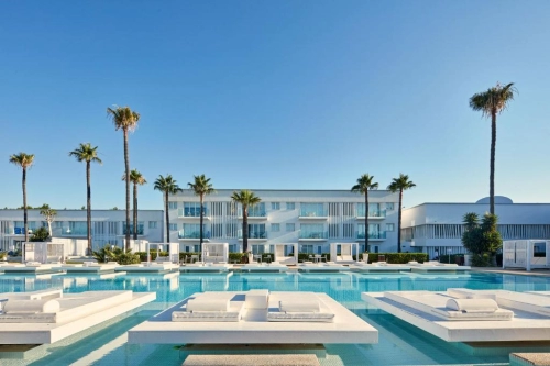 So White Boutique Suites