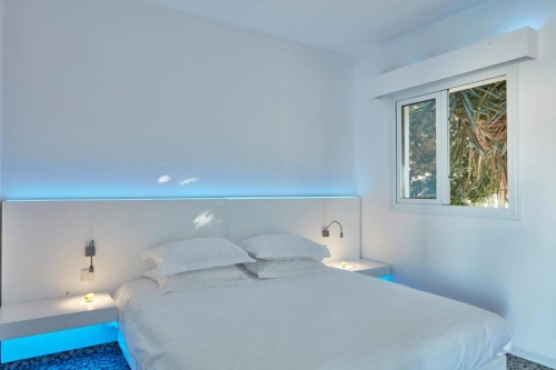 So White Boutique Suites