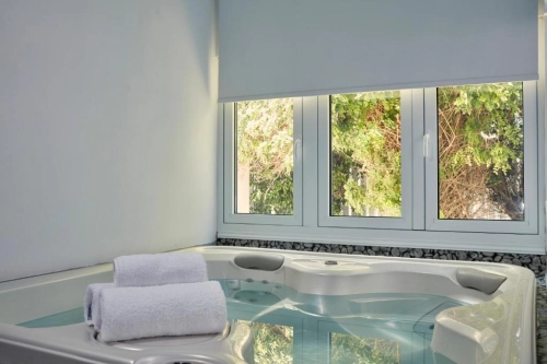 So White Boutique Suites