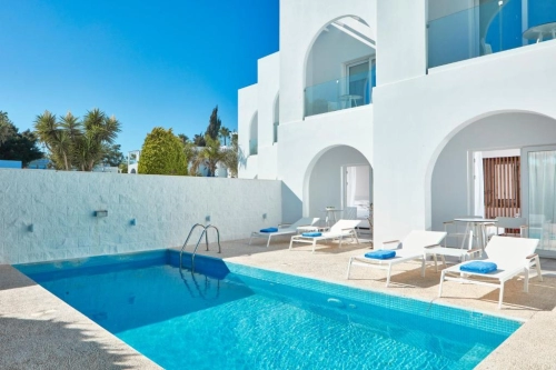 So White Boutique Suites
