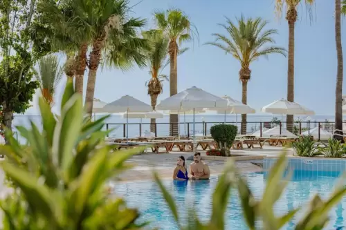 The Golden Coast Beach Hotel
