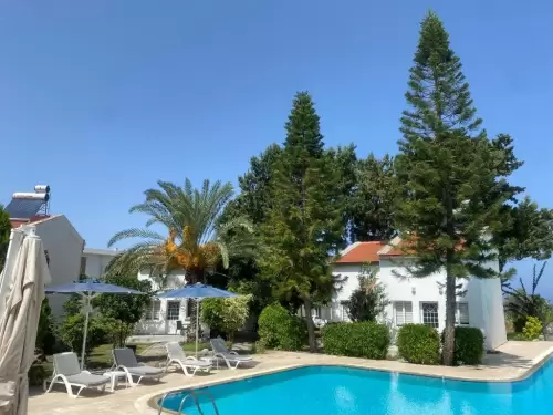 The Prince Inn Hotel & Villas